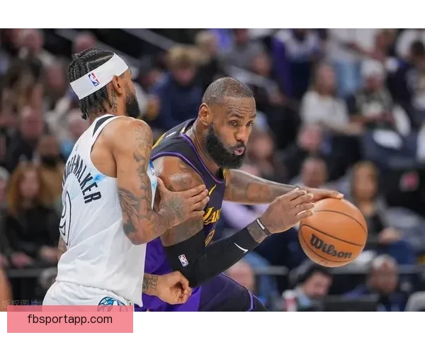 詹姆斯对魔术历史出场王纪念鞋 1612数字见证辉煌里程碑 詹姆斯对魔术历史出场王纪念鞋 1612数字见证辉煌里程碑